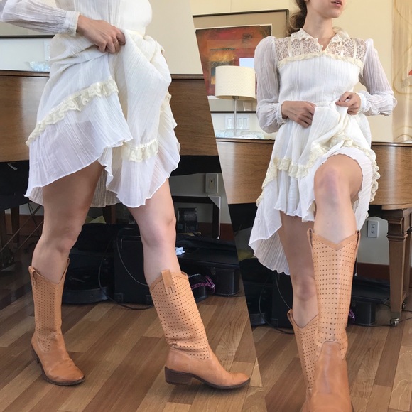 Frye Carson Boot Leather Perforated Leather Cow - Picture 3 of 8